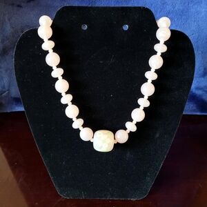 Avon Vintage “Touch of Spring” Pale Pink Floral Lucite Bead Choker Necklace